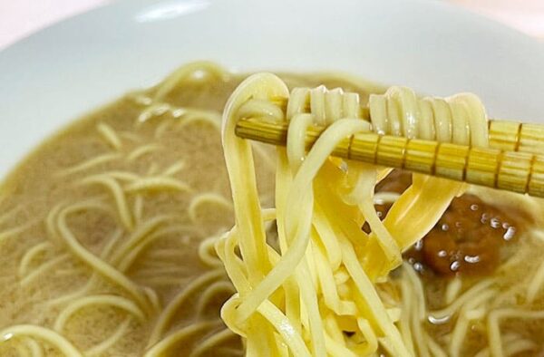 由布製麺 ゆふいん麺工房 ゆふいん濃厚ごま担々麺 つるつる麺